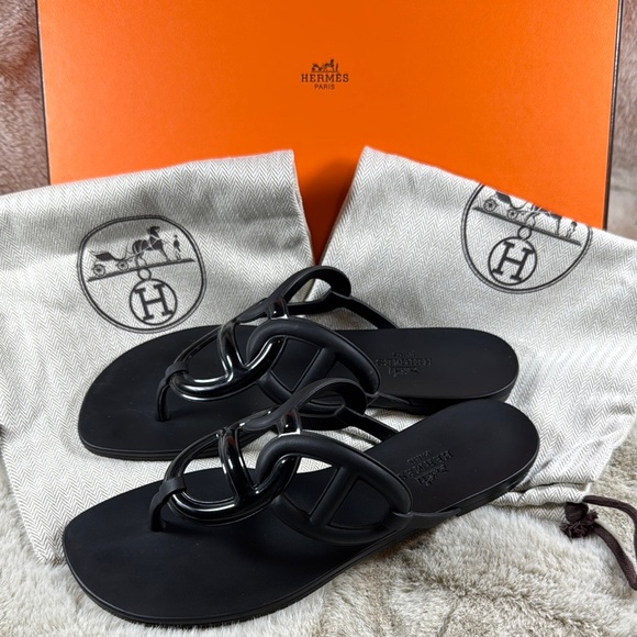 Hermès Black Sandals